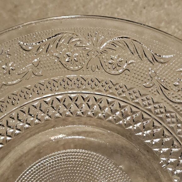 VTG KIG Malaysia Flur-de-Li Pressed Glass Clear 10" Dinner Plate Trellis Pattern - Picture 5 of 9